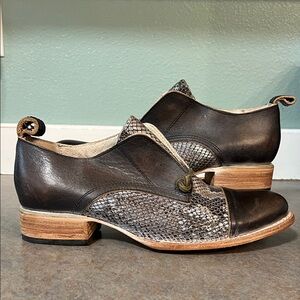 Freebird Black and Gray Leather Shoes